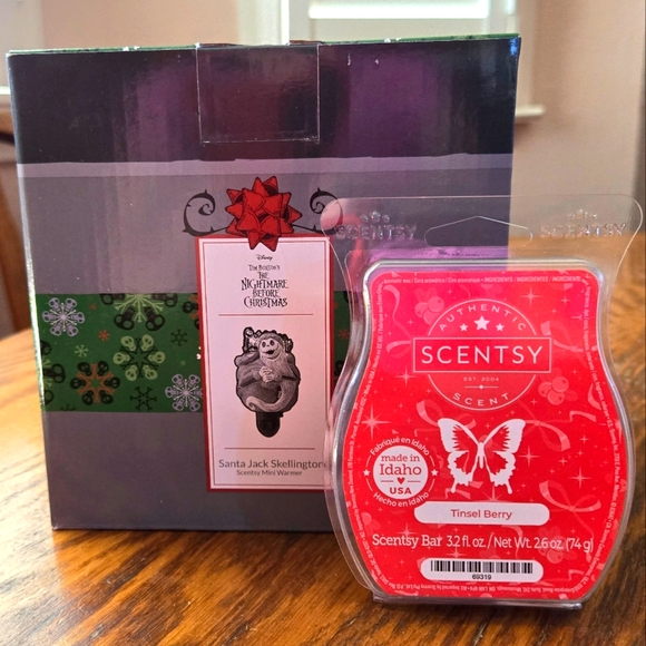 👀50% OFF🎅💀♨️👃🔌NWT‼️Scentsy " Santa Jack Skellington" Mini Warmer w/ Wax Bar - Picture 9 of 16